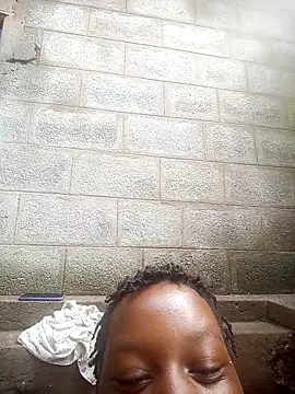 Webcam Model (Petite_li)  is live.Free join now!