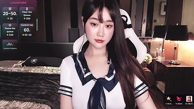 美女Aurora_-77在线直播