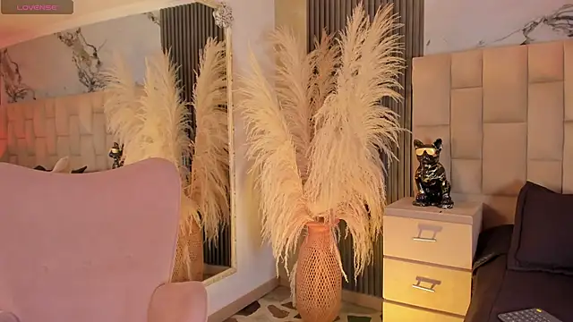 adharasweet1_ - AdharaSweet1_'s free webcam - UK Sex Cams