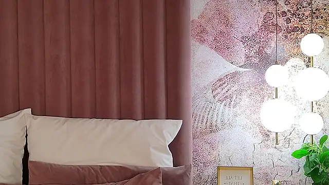 ariaheart - AriaHeart's free webcam - UK Sex Cams