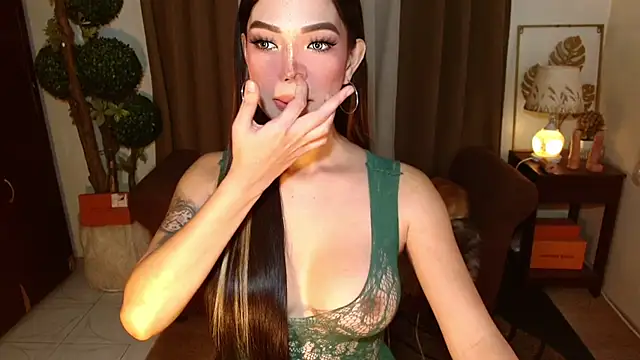 MouthWatering_Ayesha webcam