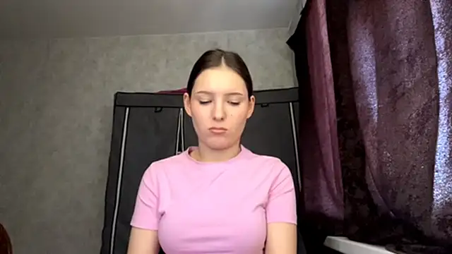 foxieflare - FoxieFlare's free webcam - UK Sex Cams