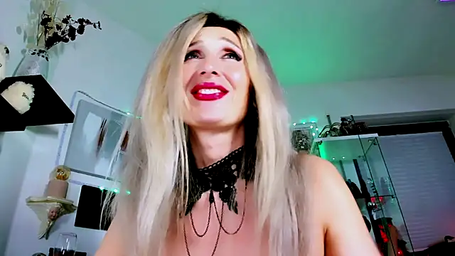 2bigass4_u - 2bigass4_u's free webcam - UK Sex Cams