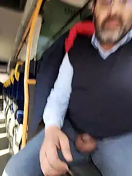 necroforo (M mature) - Senza masturbarmi e venire fino al goal