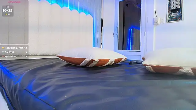 amira_alzahra (F teen) - squeeze boobs x10