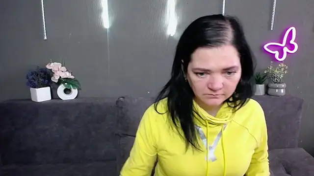 LauraFinn live sex cam