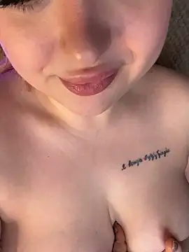 kellymoors - KellyMoors's free webcam