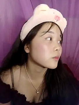 baa-bee22 - Baa-bee22's free webcam