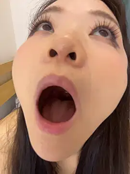 美女lucyxiaolulu在线直播