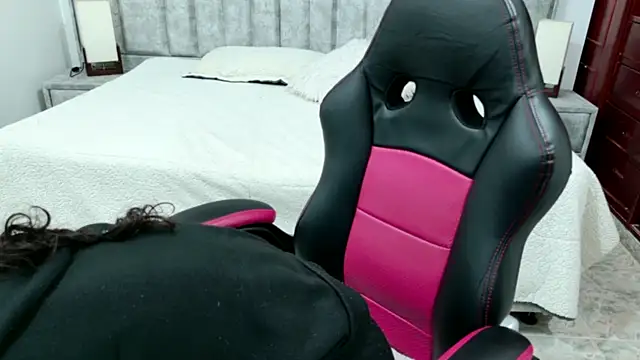 laureentt_ - Laureentt_'s free webcam - UK Sex Cams