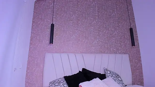 amaranta_carey (F young) - Camaltoe + zoom + rub pussy x3min: