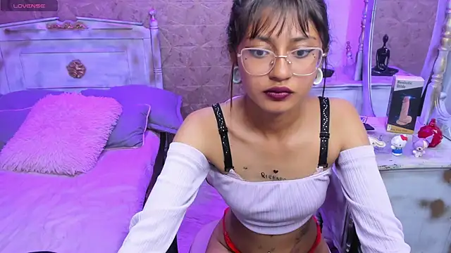 noa_clk - Noa_clk's free webcam - UK Sex Cams