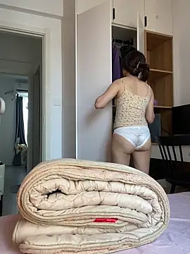 美女Liliya-77在线直播