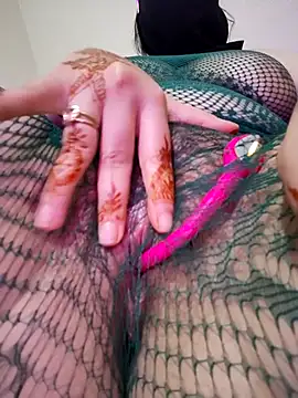 Webcam Model (_-Natalie_)  is live.Free join now!