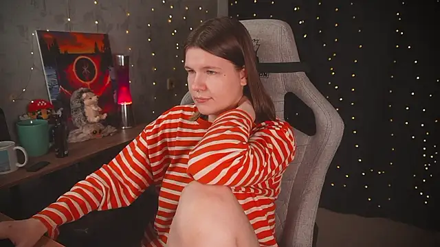 cuteamberlyyy (F young) - DILDO IN PUSSY