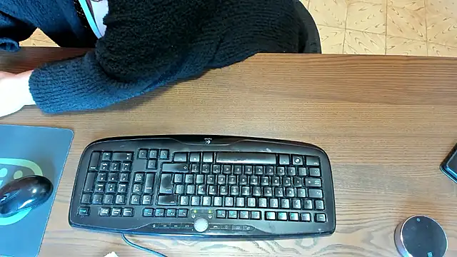 nikkiholland (F mature) - Naked