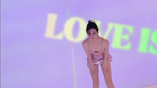 美女1X-one在线直播