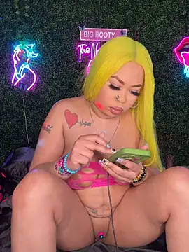 Webcam Model (RenaThickAss)  is live.Free join now!