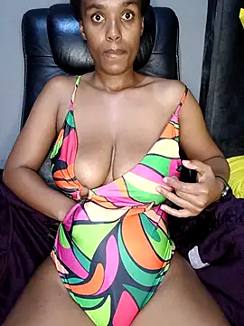 Webcam Model (SexySlenderLexy)  is live.Free join now!