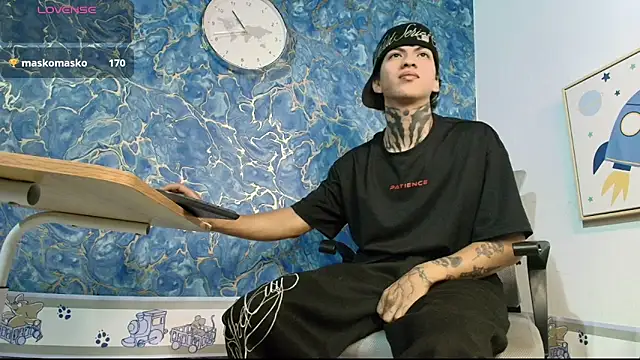 tessarion_black (M twink) - make smile