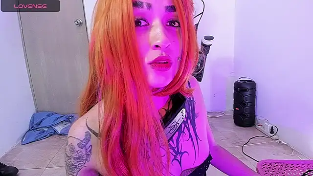 sarah_benjjaminn live sex cam