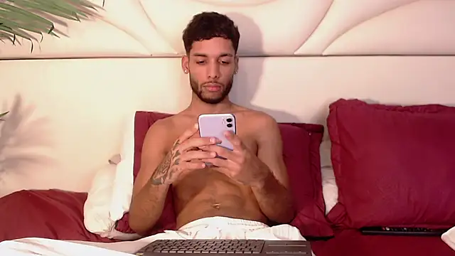 Thiagoferreti live sex cam