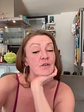 Webcam Model (Milf-Gabi)  is live.Free join now!