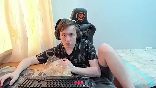 iliaskrislove - Iliaskrislove's free webcam - UK Sex Cams