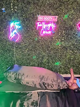 Webcam Model (RenaThickAss)  is live.Free join now!