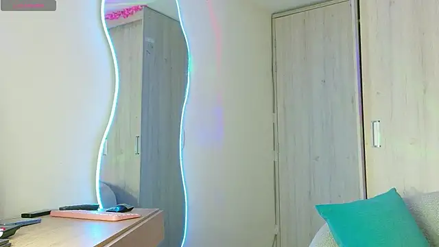 bunnyvaleeee - Bunnyvaleeee's free webcam - UK Sex Cams