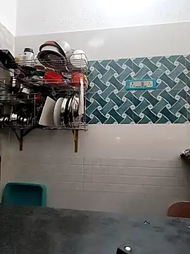 Webcam Model (Hot-Tinaa)  is live.Free join now!