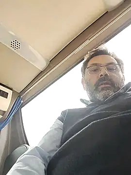 necroforo (M mature) - Senza masturbarmi e venire fino al goal