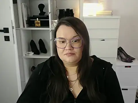 hollydancesoul - HollyDanceSoul's free webcam - UK Sex Cams