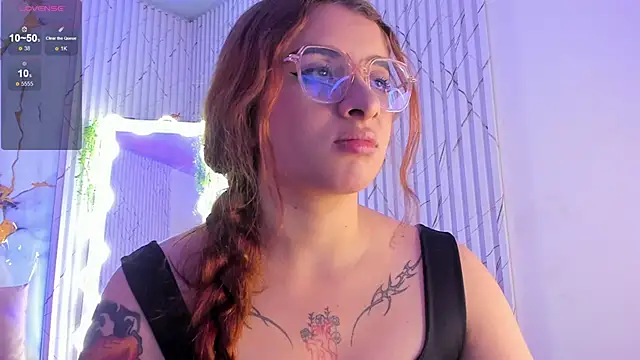 Naomy_tay1 live sex cam