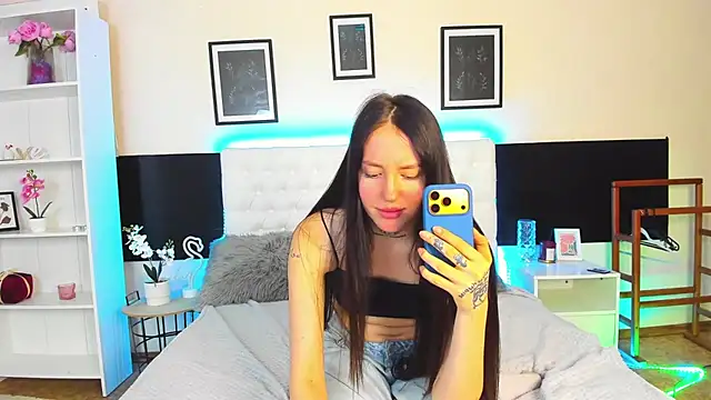 adrianacult - AdrianaCult's free webcam - UK Sex Cams