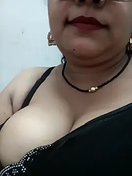 nyra-23 - Nyra-23's free webcam