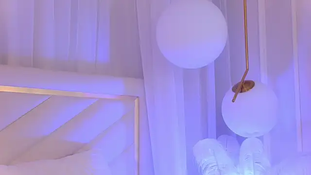 meganstrane (F young) - fake cum on tongue