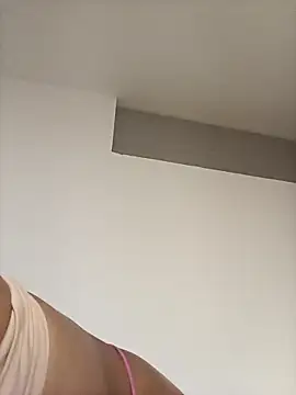 Webcam Model (LiaRose-)  is live.Free join now!