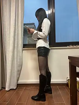 美女petoys在线直播