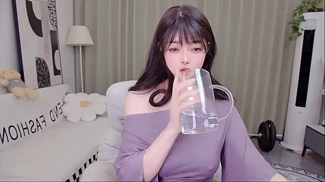 美女uikyy1在线直播