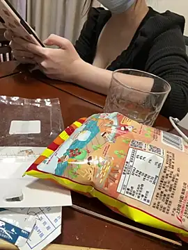 美女Lola666999在线直播