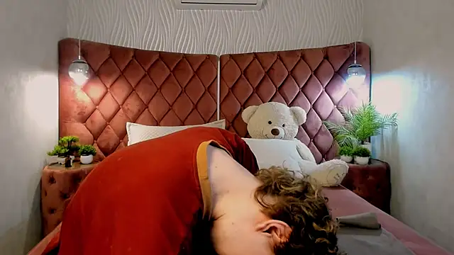 kevinmilky (M twink) - full naked