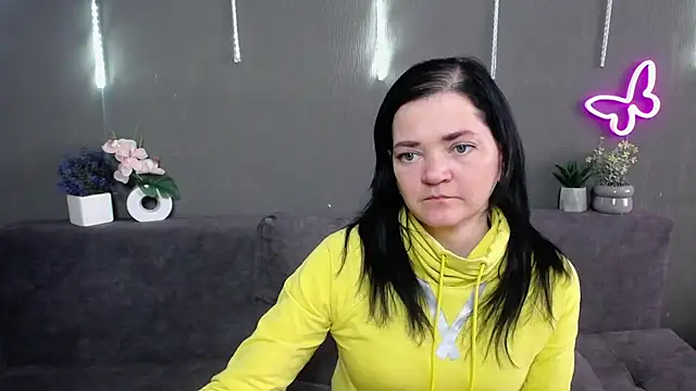 LauraFinn live sex cam