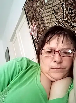 Live solo webcam of MilaCold5443