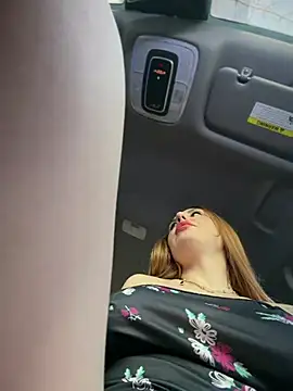 MilfNextDoor20 live sex cam