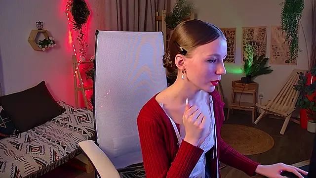 ellifrankenweenie - ElliFrankenweenie's free webcam - UK Sex Cams