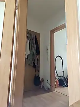 Webcam Model (Isa363636)  is live.Free join now!