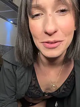 lola_tentatiion - Lola_tentatiion's free webcam