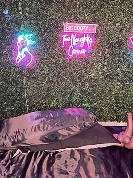 Webcam Model (RenaThickAss)  is live.Free join now!