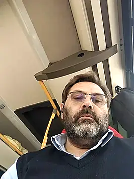 necroforo (M mature) - Senza masturbarmi e venire fino al goal